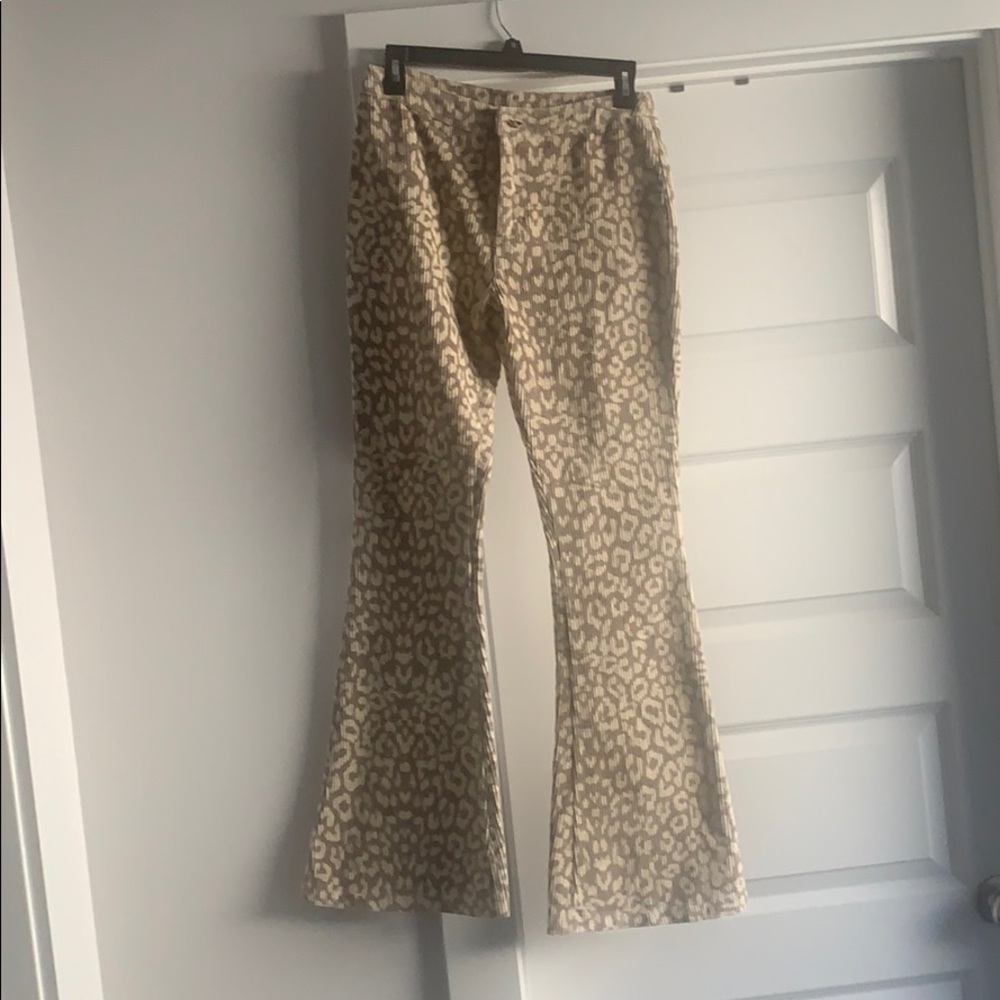 Super cute leopard corduroy flares!
